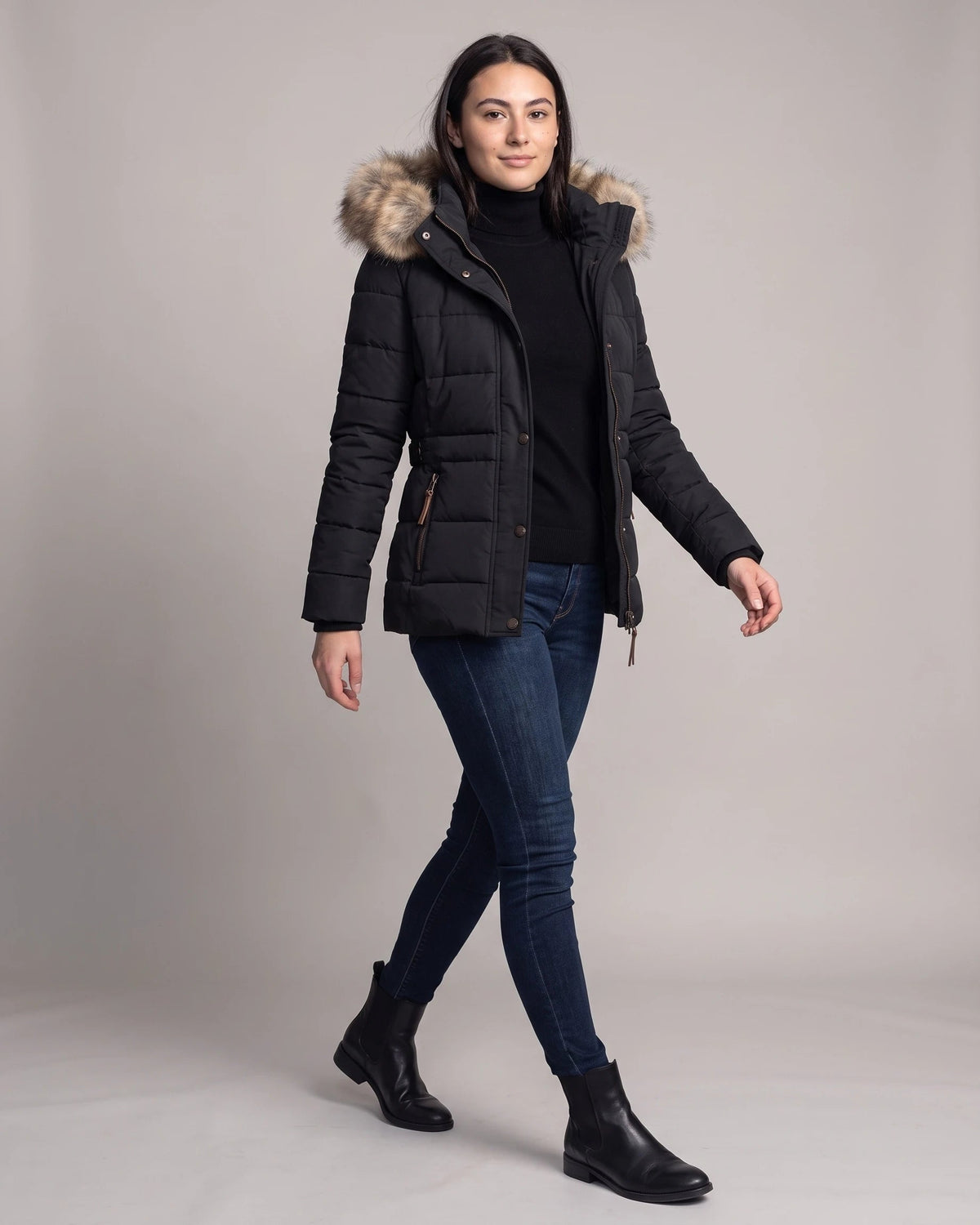 Women's Puffer Jacket with Faux Fur Hood and Zip Pockets, Fitted – Tamsin
