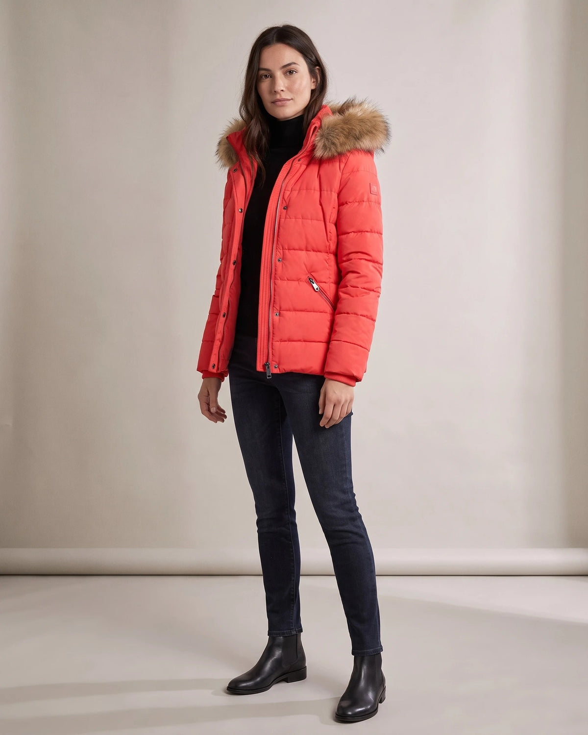 Women's Puffer Jacket with Faux Fur Hood and Zip Pockets, Fitted – Tamsin